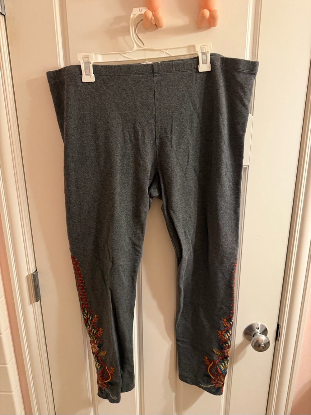 JW Los Angeles Gray Embroidered Floral Nature Elastic Waist Women's Pants XXL